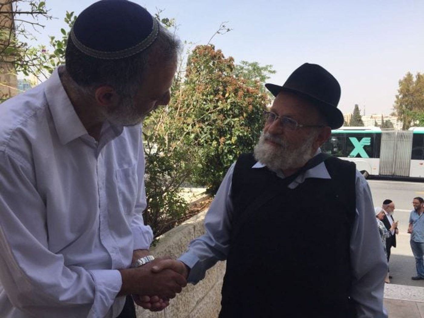הרב זאגא ומצביע פוטניצאלי (דוברות הבית היהודי)