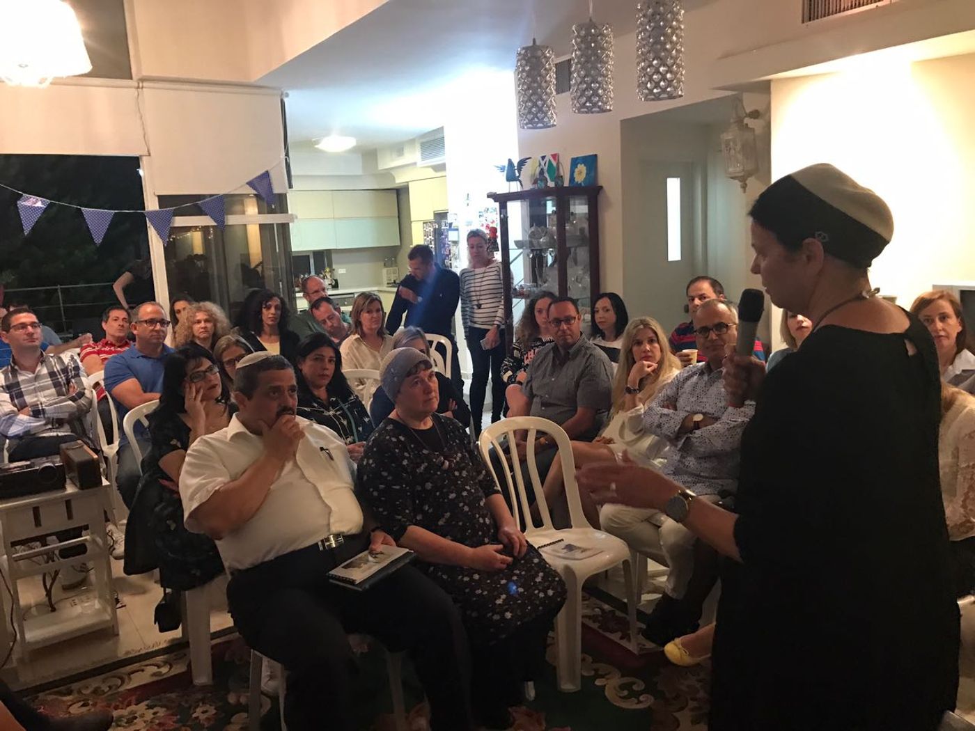 "זיכרון בסלון": גם מפכ"ל המשטרה לקח חלק בפרוייקט