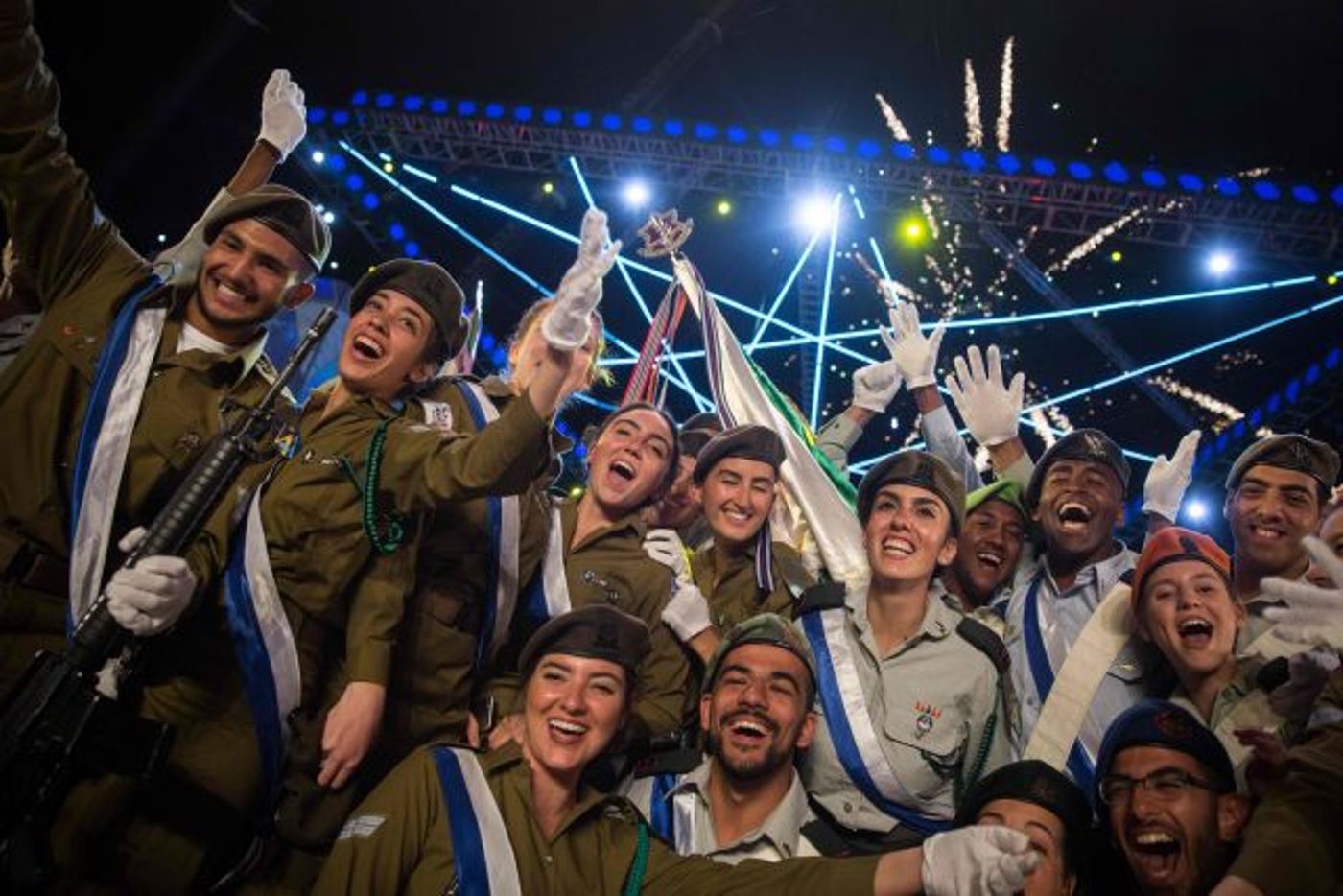 ואיך אפשר בלי טקס המשואות המרהיב