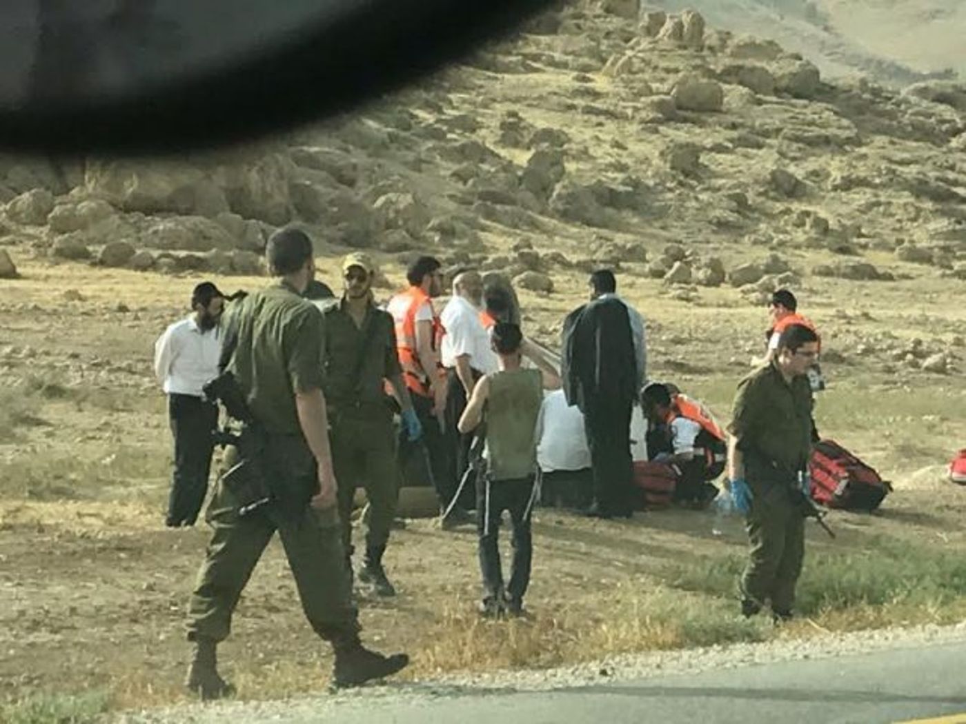 תיעוד • בחזור ממירון: הרכב התהפך- האב וילדיו ניצלו