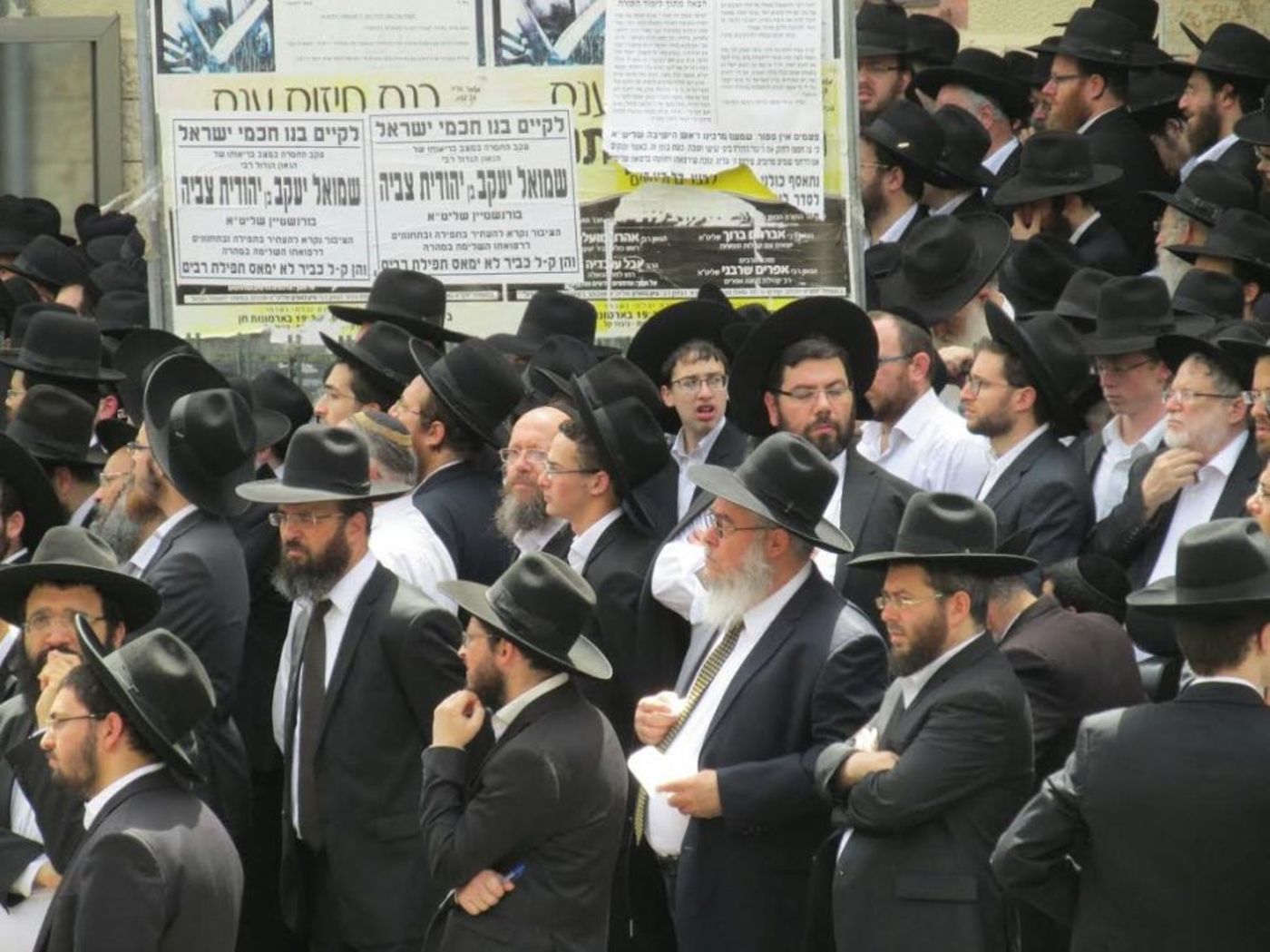 אלפים בהלווית הרב יעקב בורנשטיין בבני ברק
