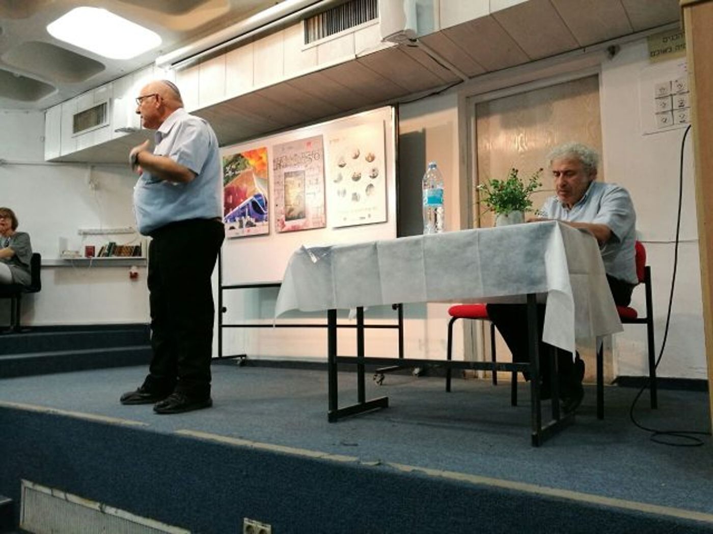 חלוקת מלגות למעצבות מצטיינות