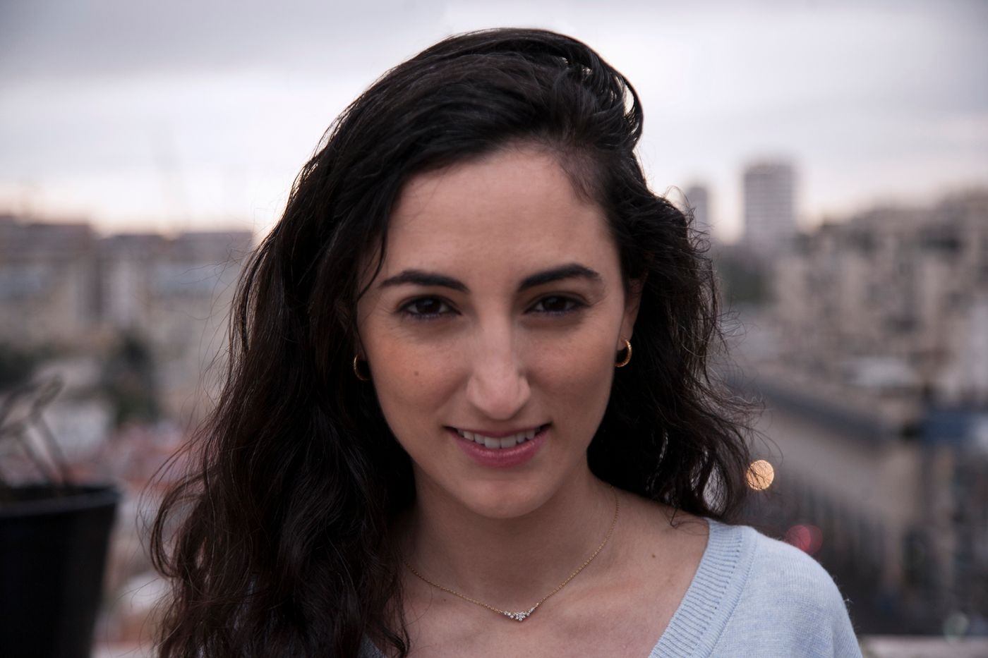 ענת מלמוד מופיעה ב'גולה'