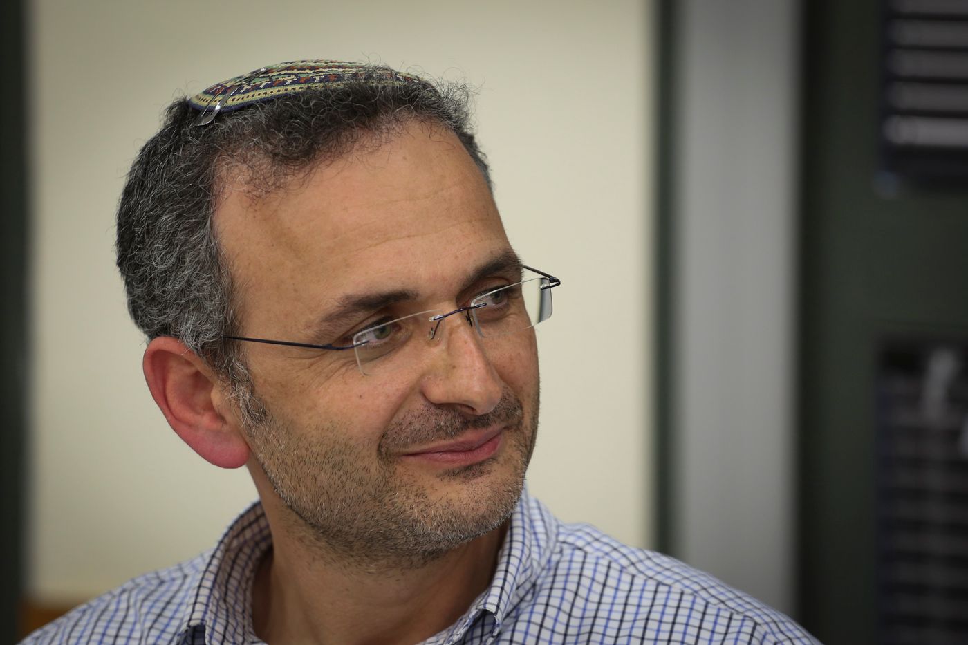 שי אלון לסרוגים: "10 שנים לא בנו בית אחד בבית-אל"