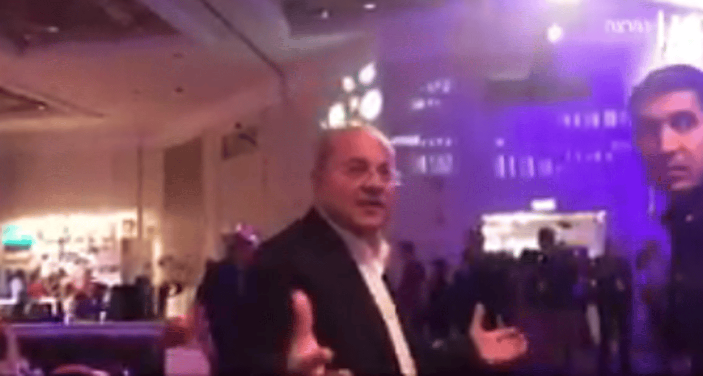 צפו: טיבי מסרב ללחוץ את ידו של הח"כ מהבית היהודי