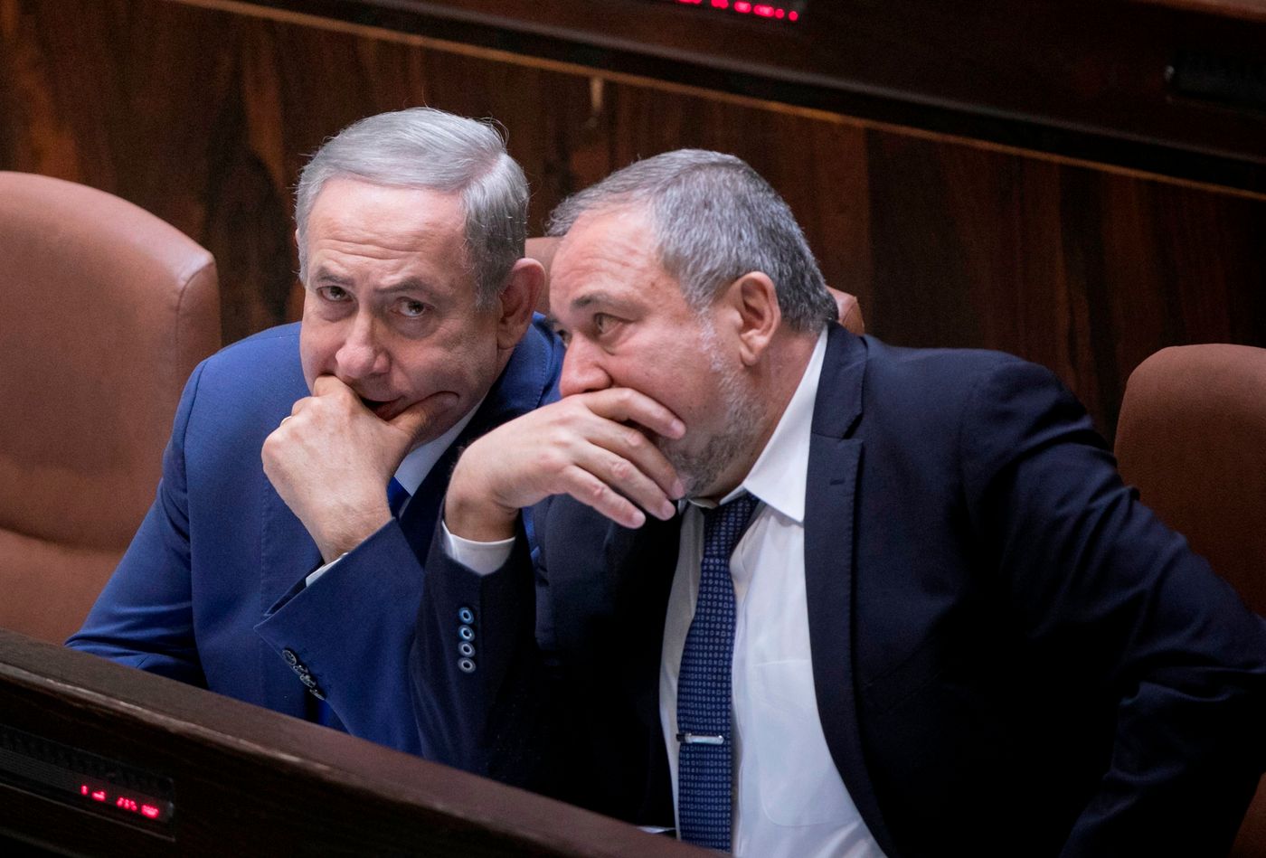 מקפיאים ליהודים; מאשרים לערבים אלפי יח"ד בשטח C