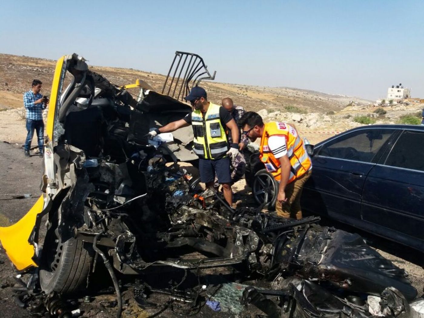 6 הרוגים. שרידי המונית הפלסטינית (דוברות זק"א)