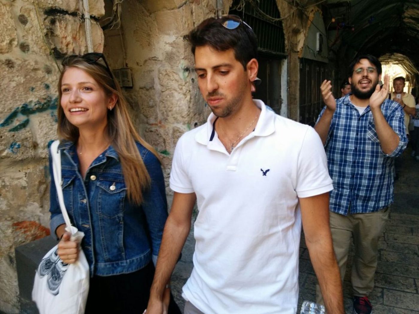בקרוב תחת החופה. בני הזוג לאחר היציאה משטח ההר
