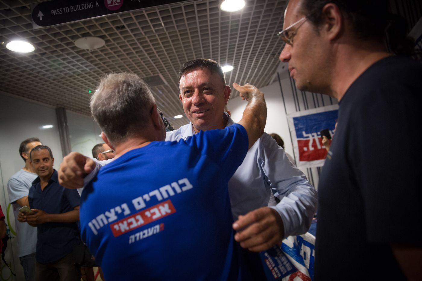 סנסציה במפלגת העבודה: אבי גבאי ניצח
