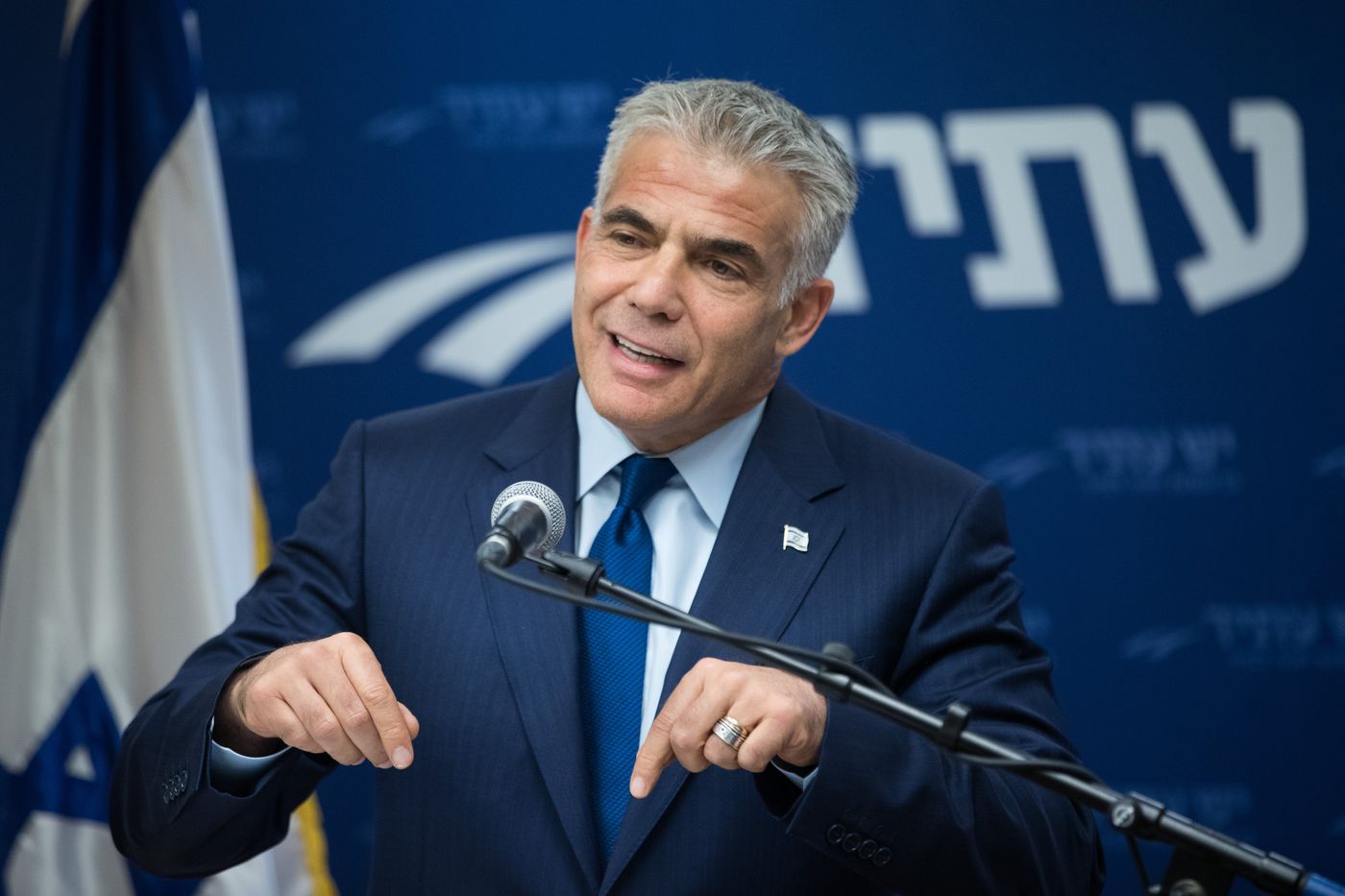 לפיד נגד ליצמן: "מינוי שר בריאות במשרה מלאה"