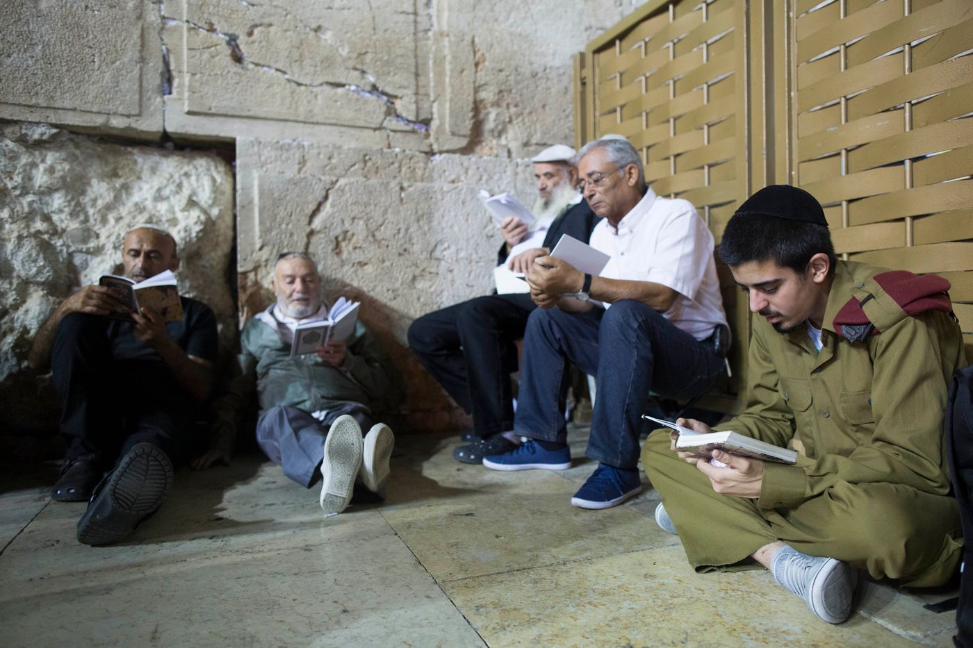 זמני צום תשעה באב תשע"ז וההלכות לפי כל העדות