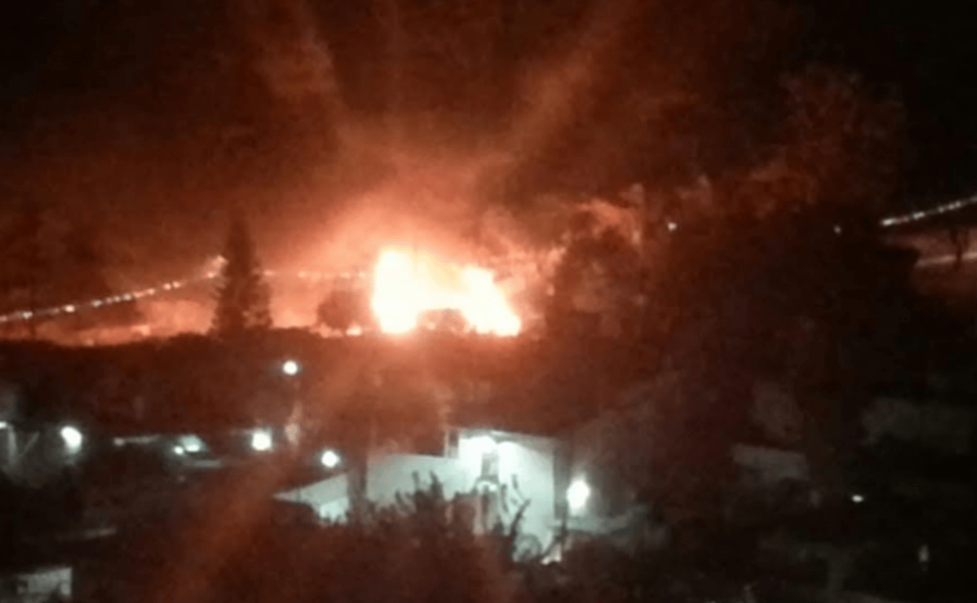 תיעוד: מחבלים שורפים רכב אבטחה בסילוואן. צפו