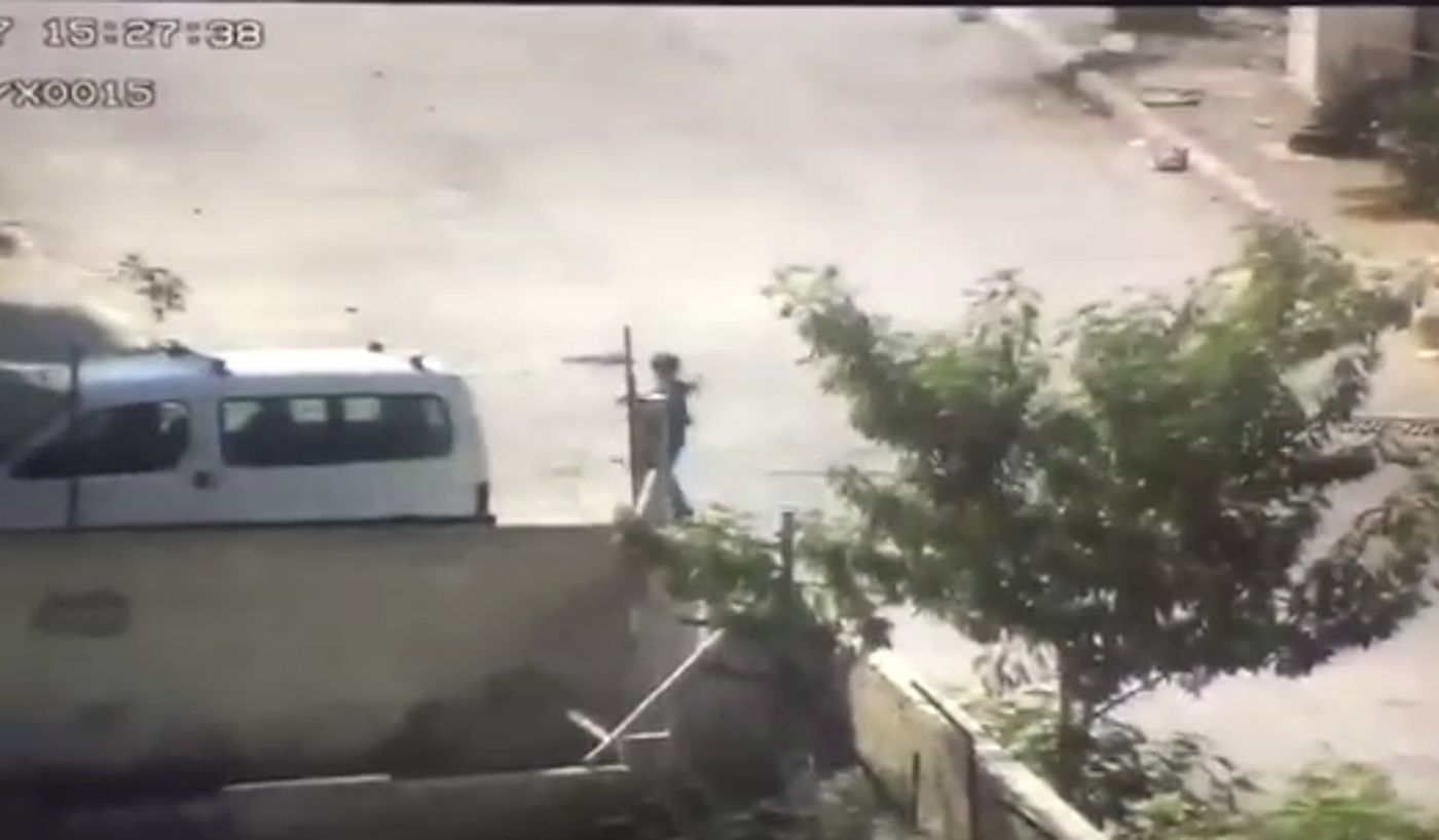 צפו: לוחמים תופסים 'על חם' מחבלים שיידו אבנים