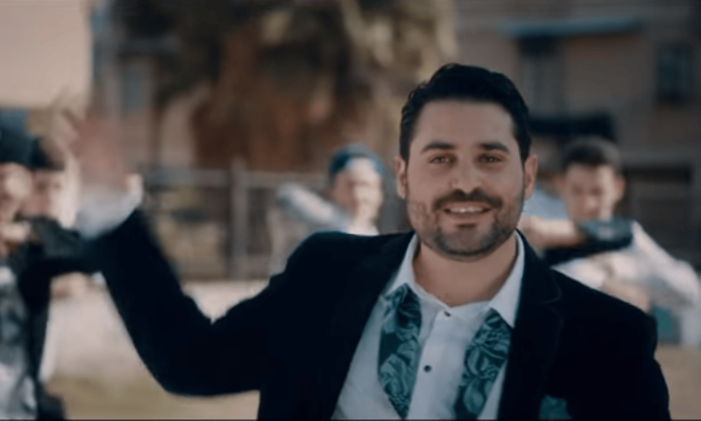מניו יורק אל לוד: גד אלבז בקליפ חדש ומפתיע