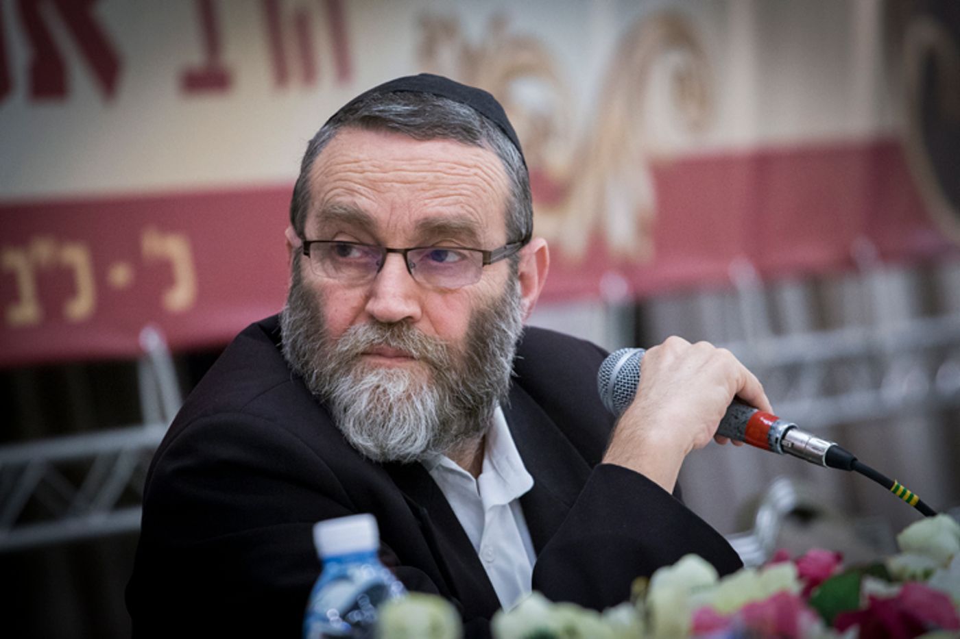 שלוחי חב"ד נגד ח"כ משה גפני בנושא פינוי יישובים