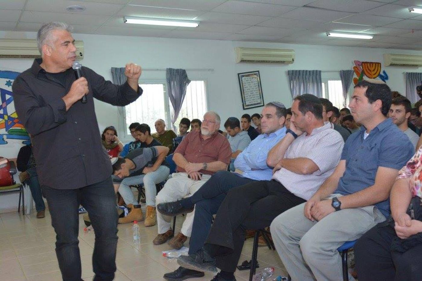 לפיד: לא להאשים את הציבור הסרוג ברצח רבין