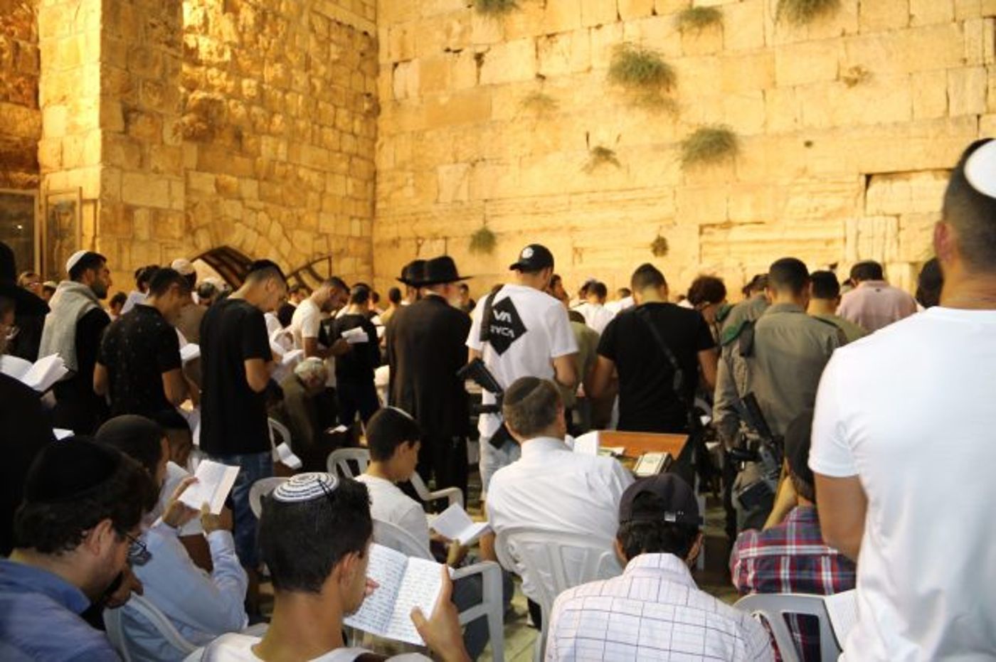 גלריה: סליחות ראשונות בכותל המערבי בירושלים