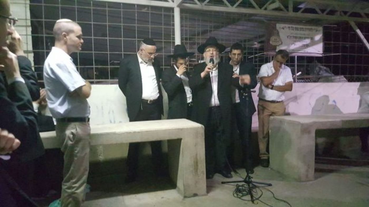 גלריה: הלווית רבה של טבריה הרב דוד פרץ זצ"ל