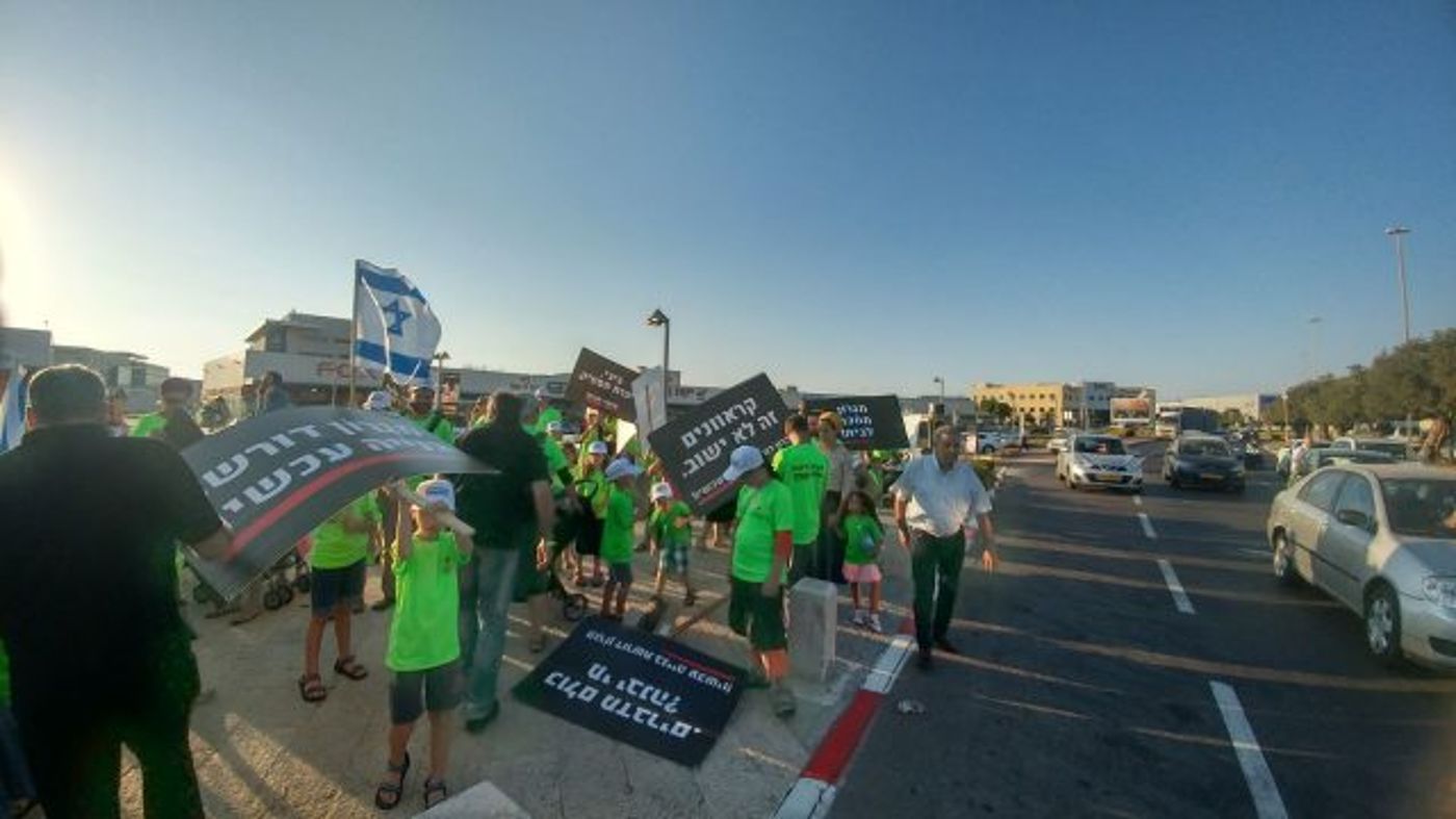 תושבי מגרון מקלקלים לנתניהו את הרמת הכוסית