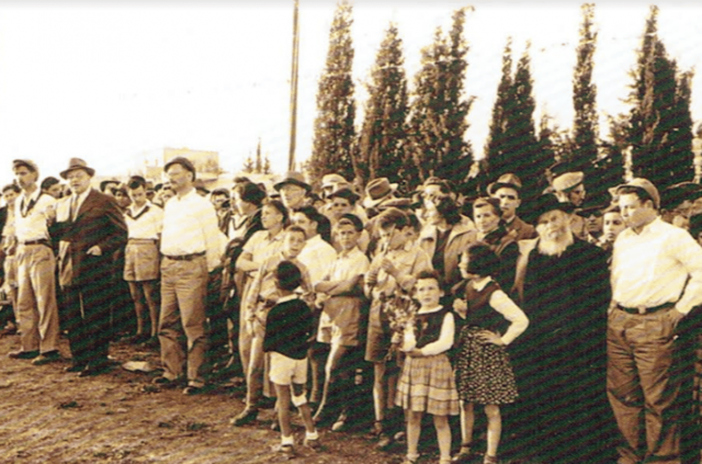 מימין: הרב חיים דרוקמן, הרב צבי יהודה במפקד שבת ארגון של בני עקיבא (באדיבות המצלם)