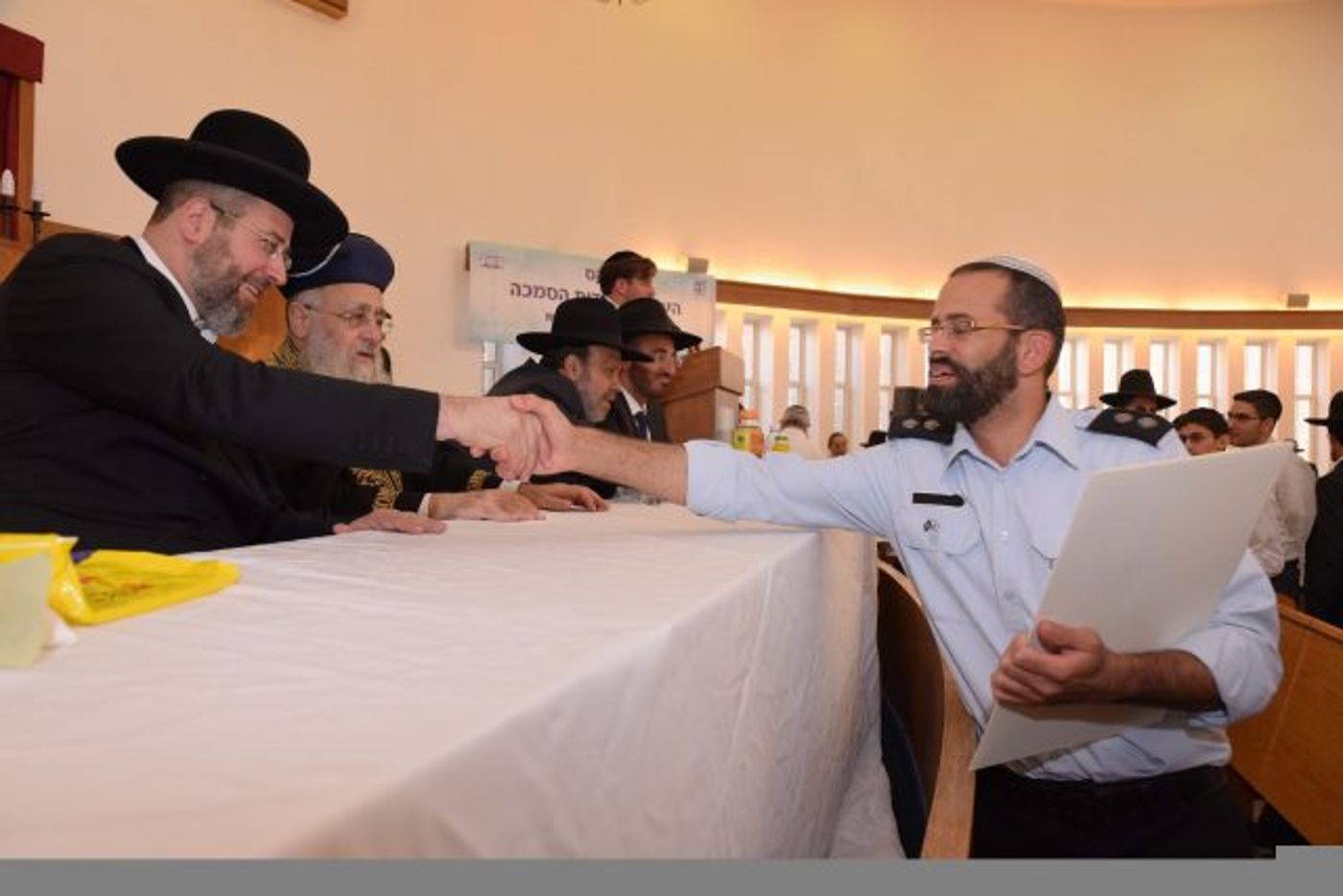 מכירים? עשרות רבנים סרוגים הוסמכו היום לרבנות