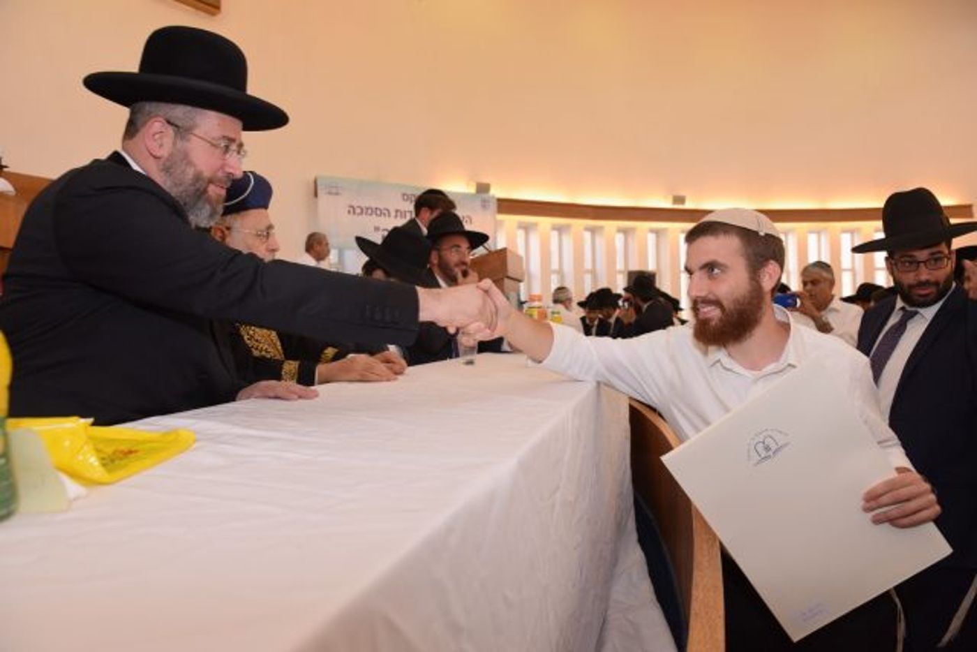 מכירים? עשרות רבנים סרוגים הוסמכו היום לרבנות