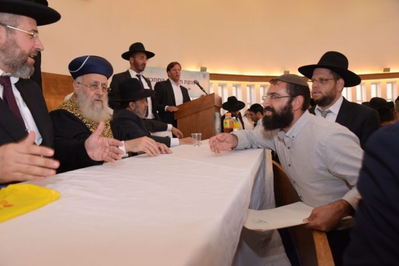 מכירים? עשרות רבנים סרוגים הוסמכו היום לרבנות