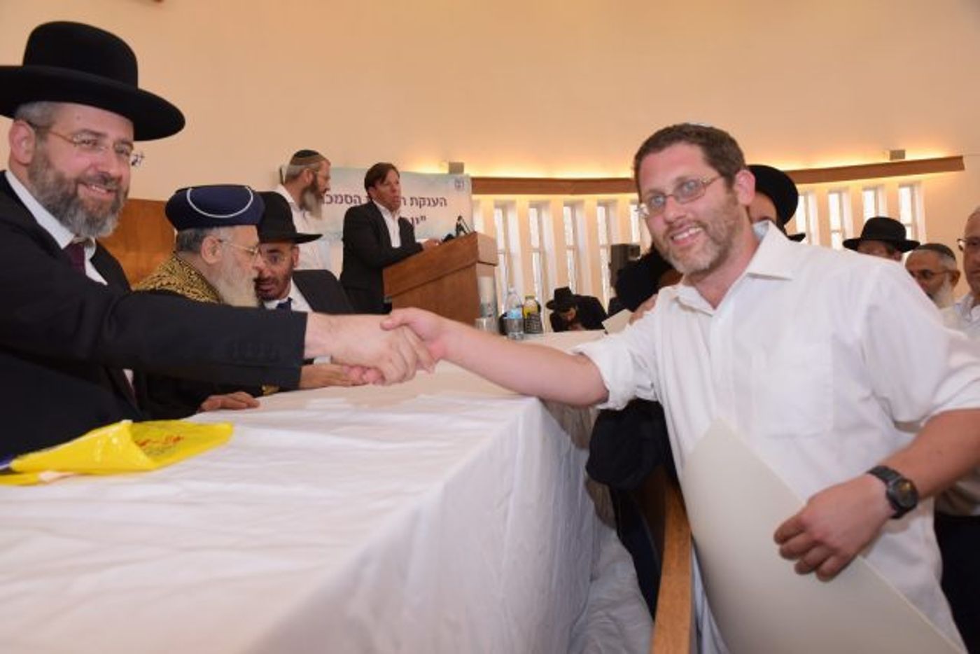 מכירים? עשרות רבנים סרוגים הוסמכו היום לרבנות