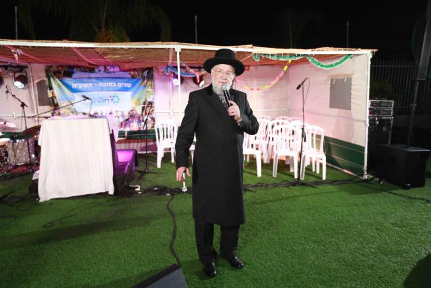 ברנז'ה •תיעוד: הסלבס הדתיים חוגגים בסוכה