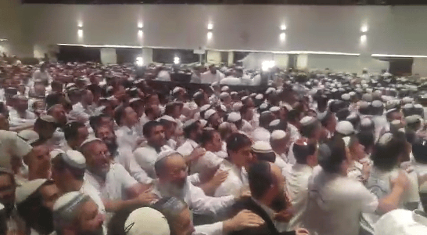צפו. מפגן כוח אדיר: אלפים בהקפות השניות ב'הר המור'