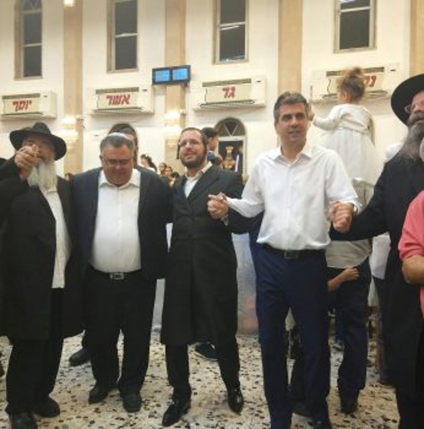 גלריית ענק: הקפות שניות בכפר חב"ד