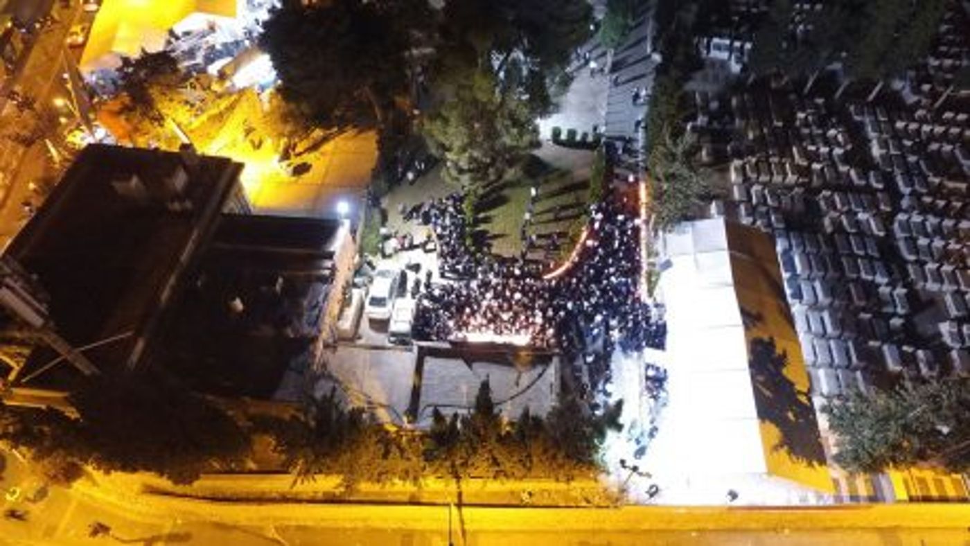מרהיב • ממעוף הציפור: אלפים בציון הרב עובדיה יוסף