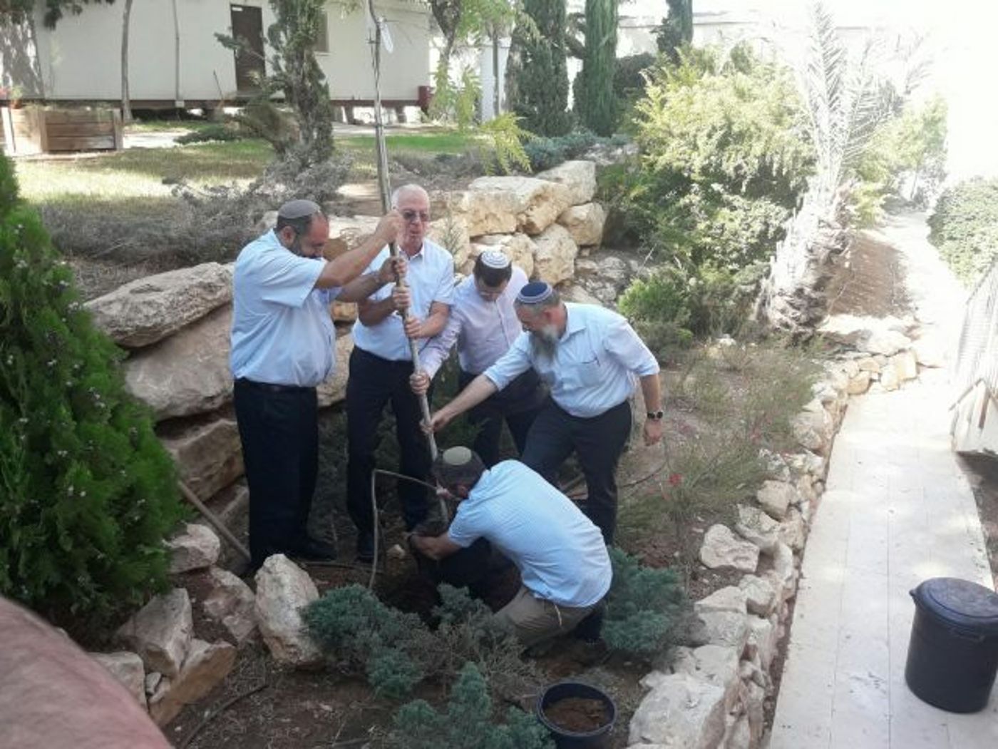 לקראת החורף: השר אריאל בגוש עציון