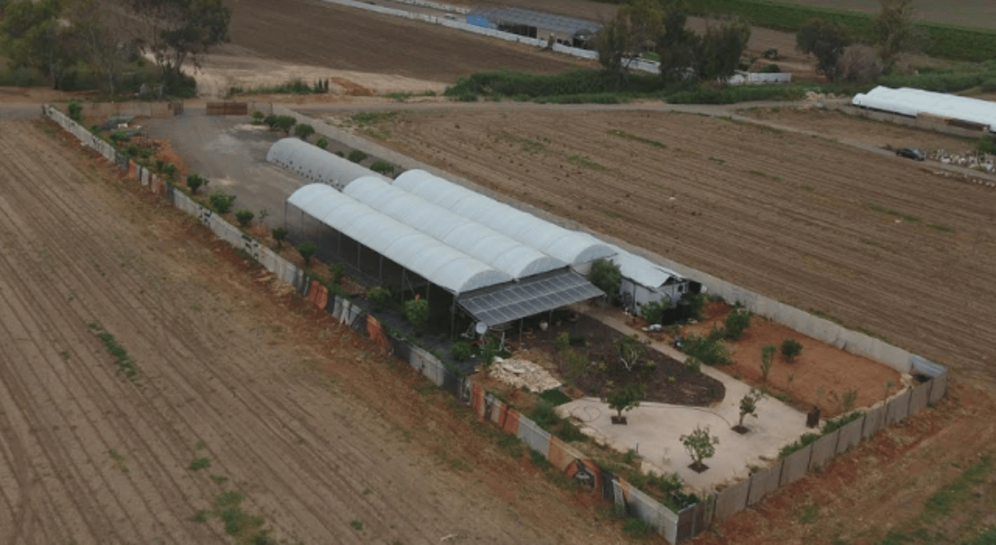 המצלמה חשפה: כך מוקמת פזורה בדואית במרכז הארץ