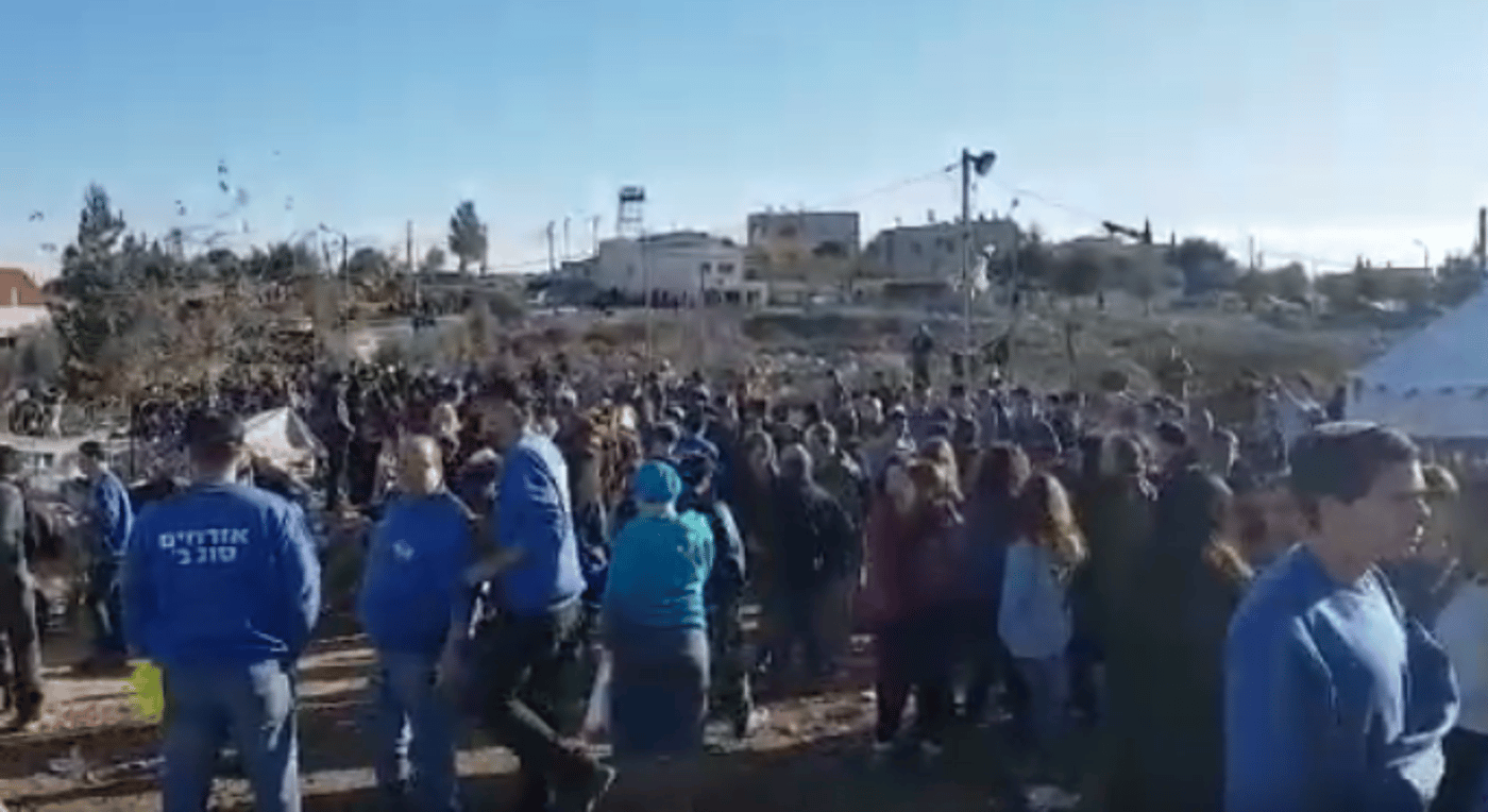 מאות שוטרים פינו והרסו מבנה בנתיב האבות