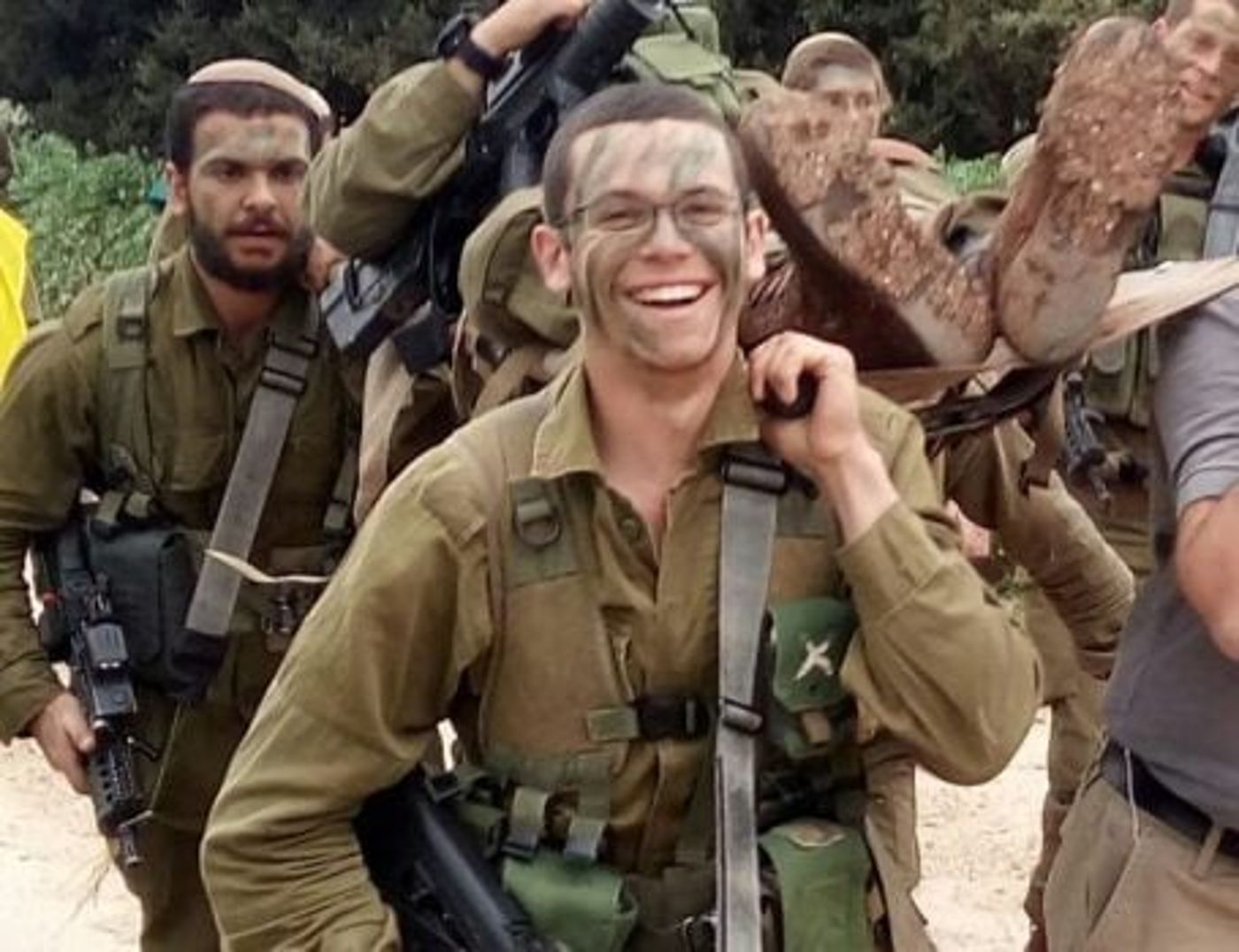 נר ראשון בלי אלחי'וש: הרב אהד טהרלב בטור מטלטל