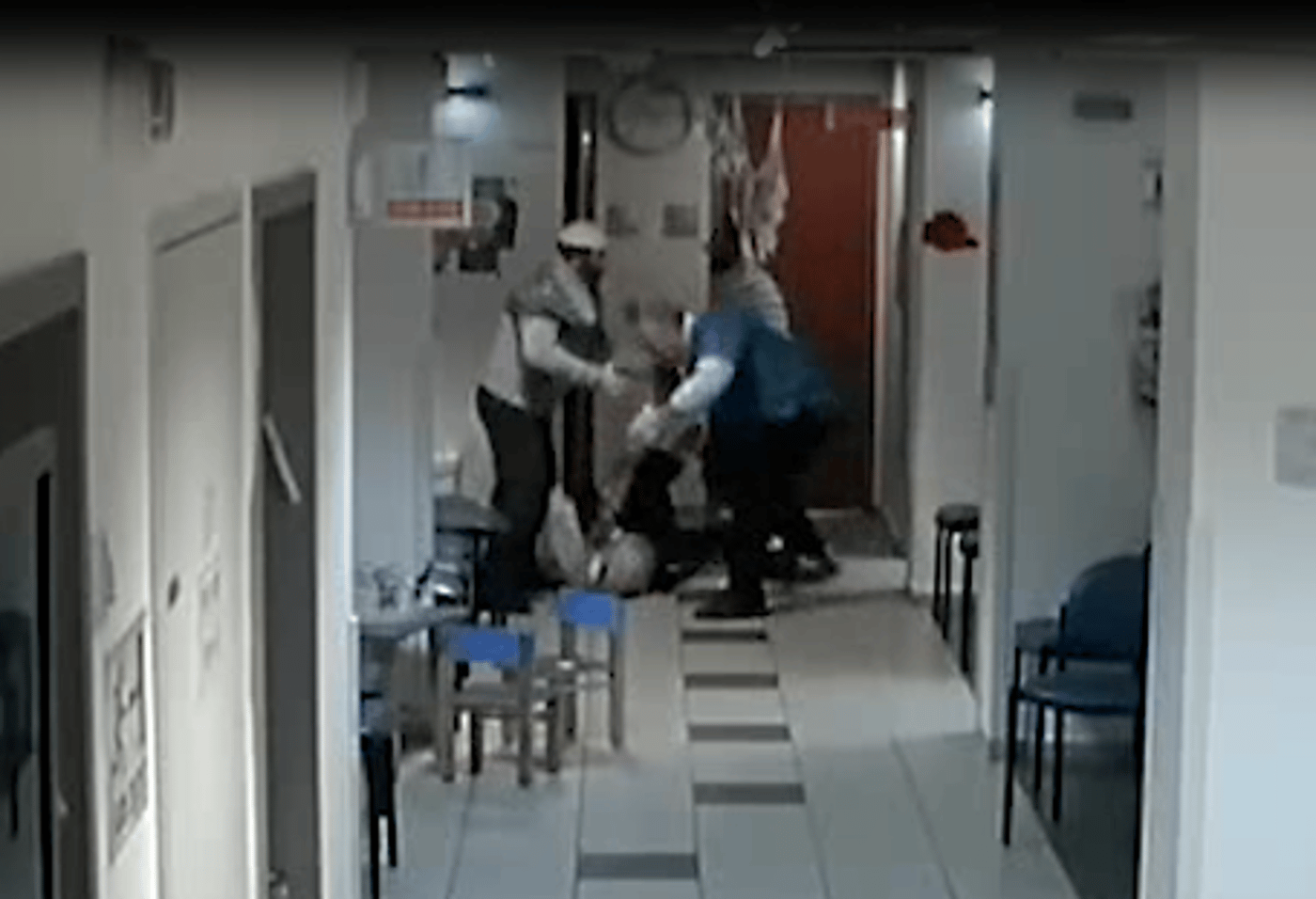 חילול ה': כתב אישום נגד תוקפי הרופא; צפו בתיעוד הקשה