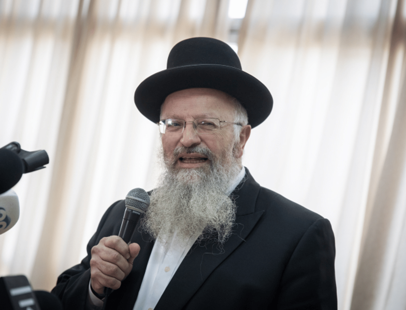 "מי שהולך להפגנה של יועז הנדל הוא טיפש"