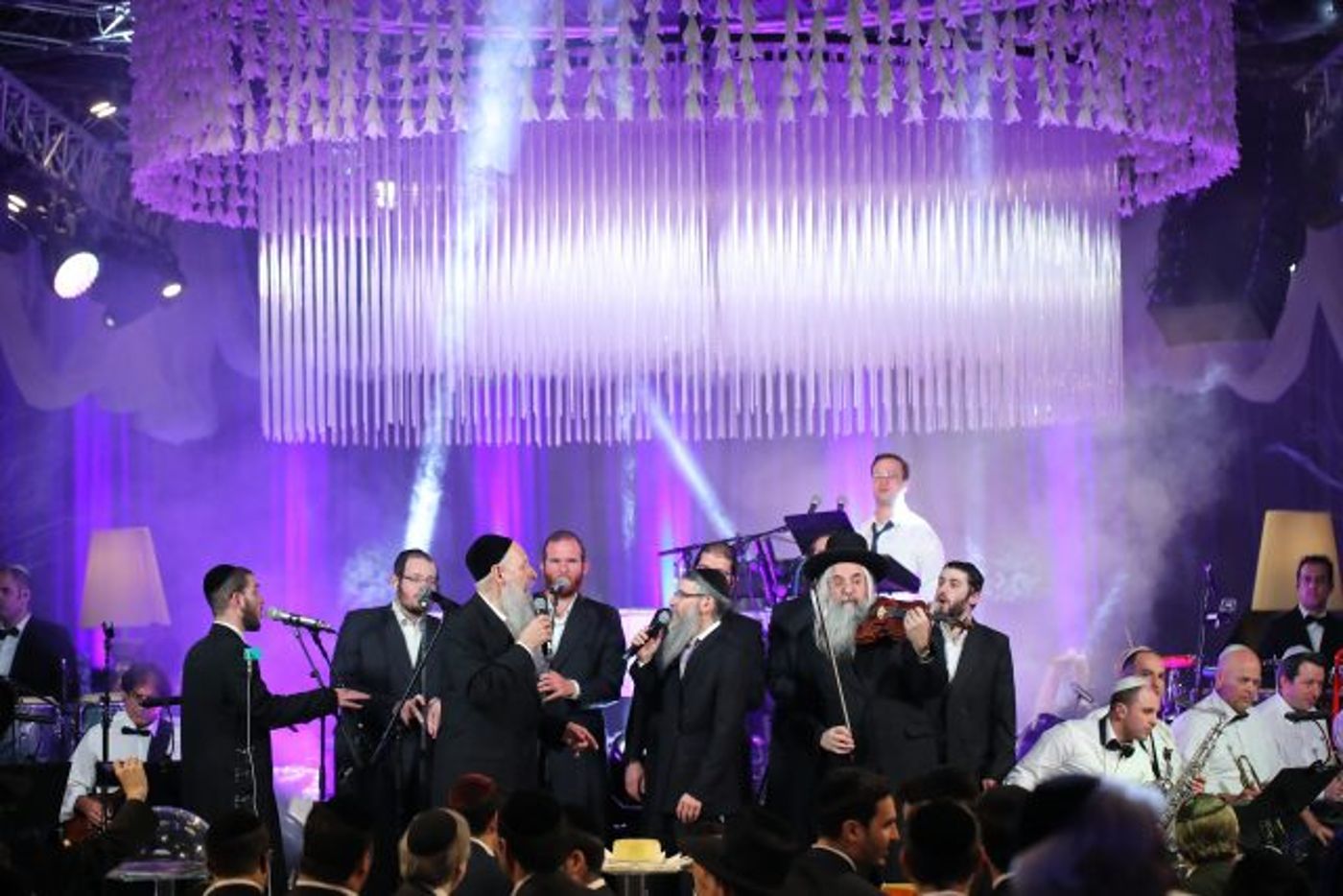 ענקי הזמר על במה אחת