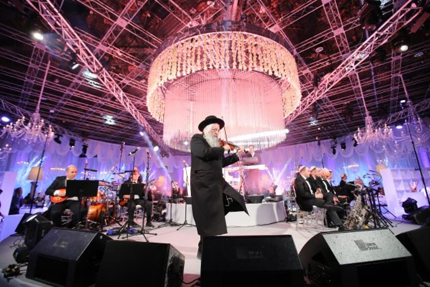 מטורף: כך נראית החתונה היהודית הגדולה בעולם