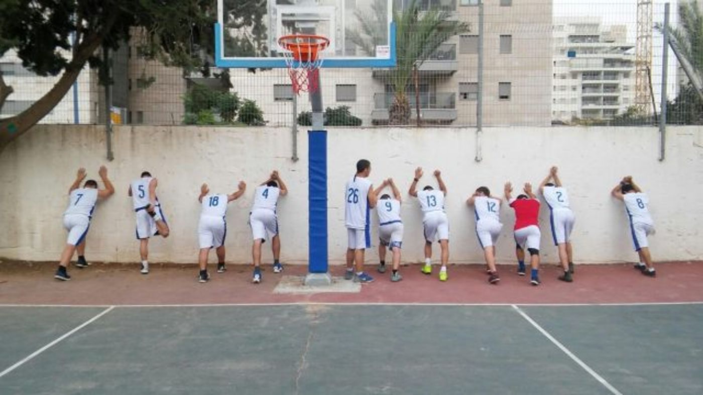 לקראת משחקי הבית הדרומי השני. קשה באימונים קל בקרב.