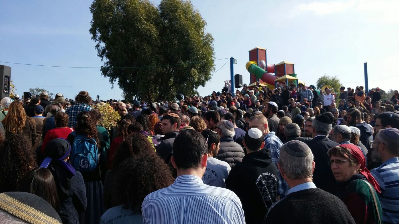 מאות ליוו למנוחות את הרב רזיאל שבח הי"ד