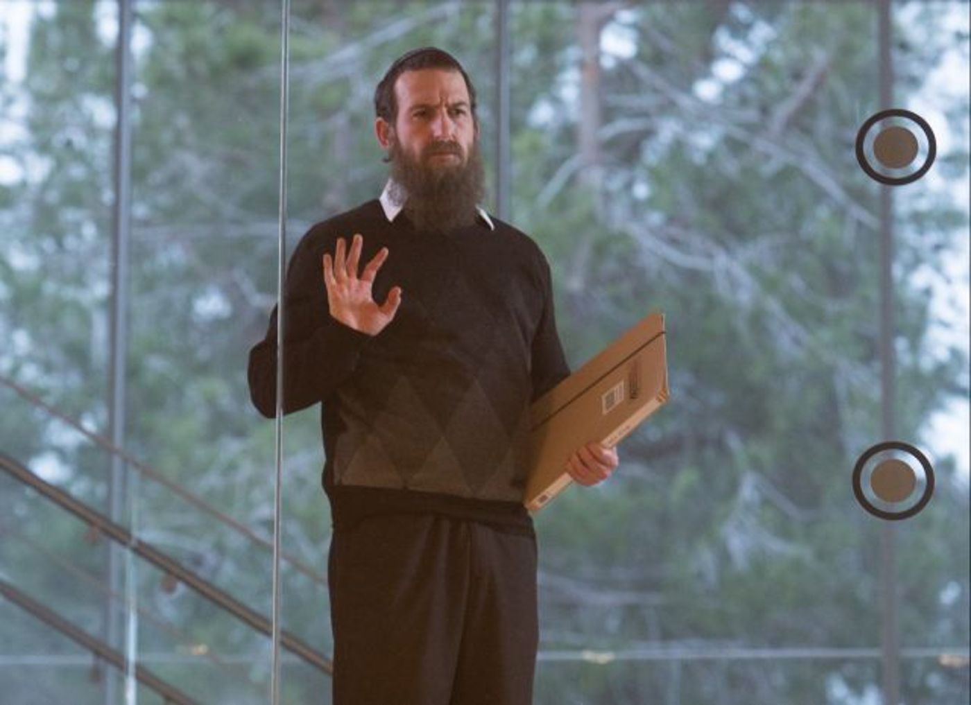 משחק מרשים של אורי פפר (צילום באדיבות: 'גם סרטים')
