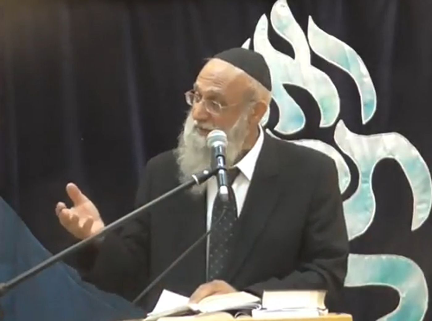 הרב נגארי: 'רבנים שאינם ראויים להוראה מורים הלכה'