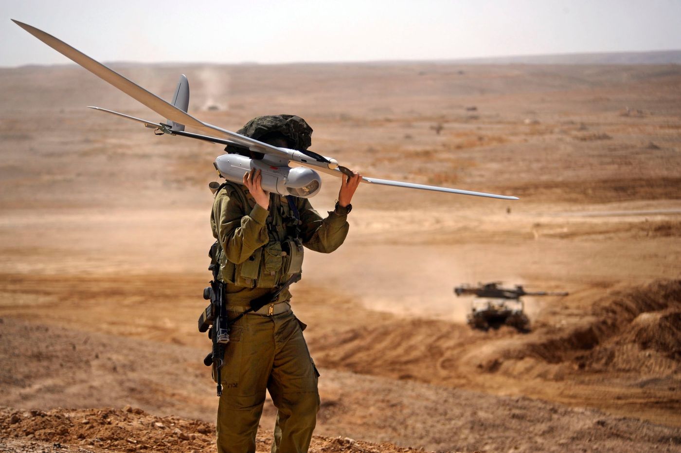 יחידת רוכב שמיים בסיוע להשמדת תותח בסוריה. צפו