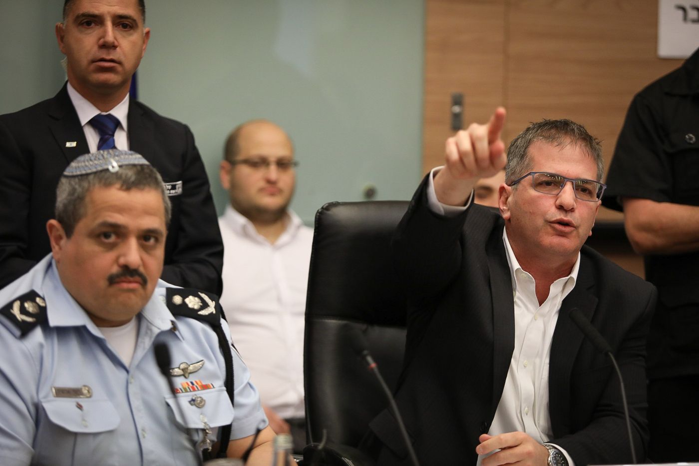 צפו: המפכ"ל בדיון בכנסת. 3 ח"כים סולקו בשתי דקות