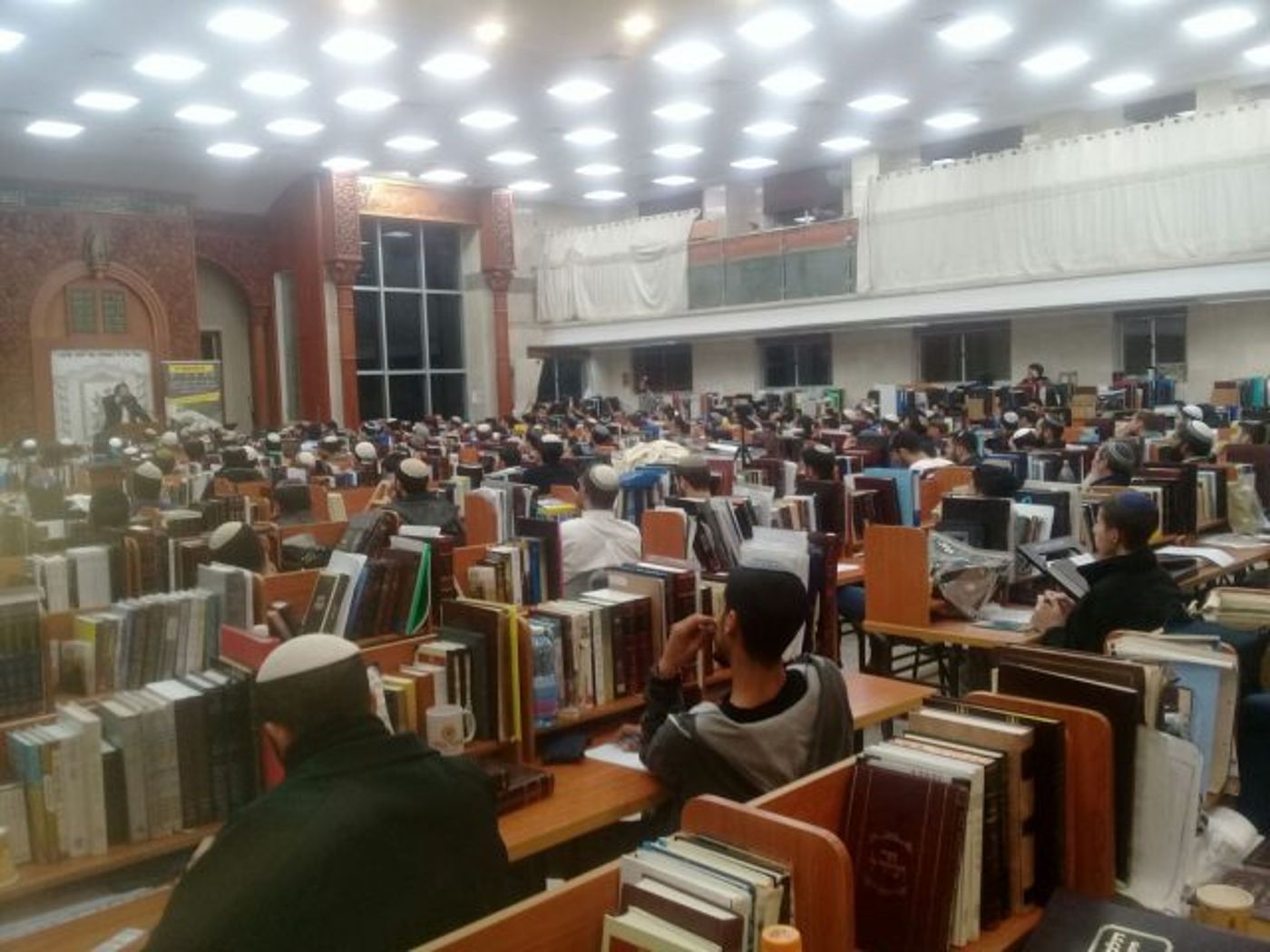 בחורי הישיבות נלחמים בהתמכרות לסמארטפון