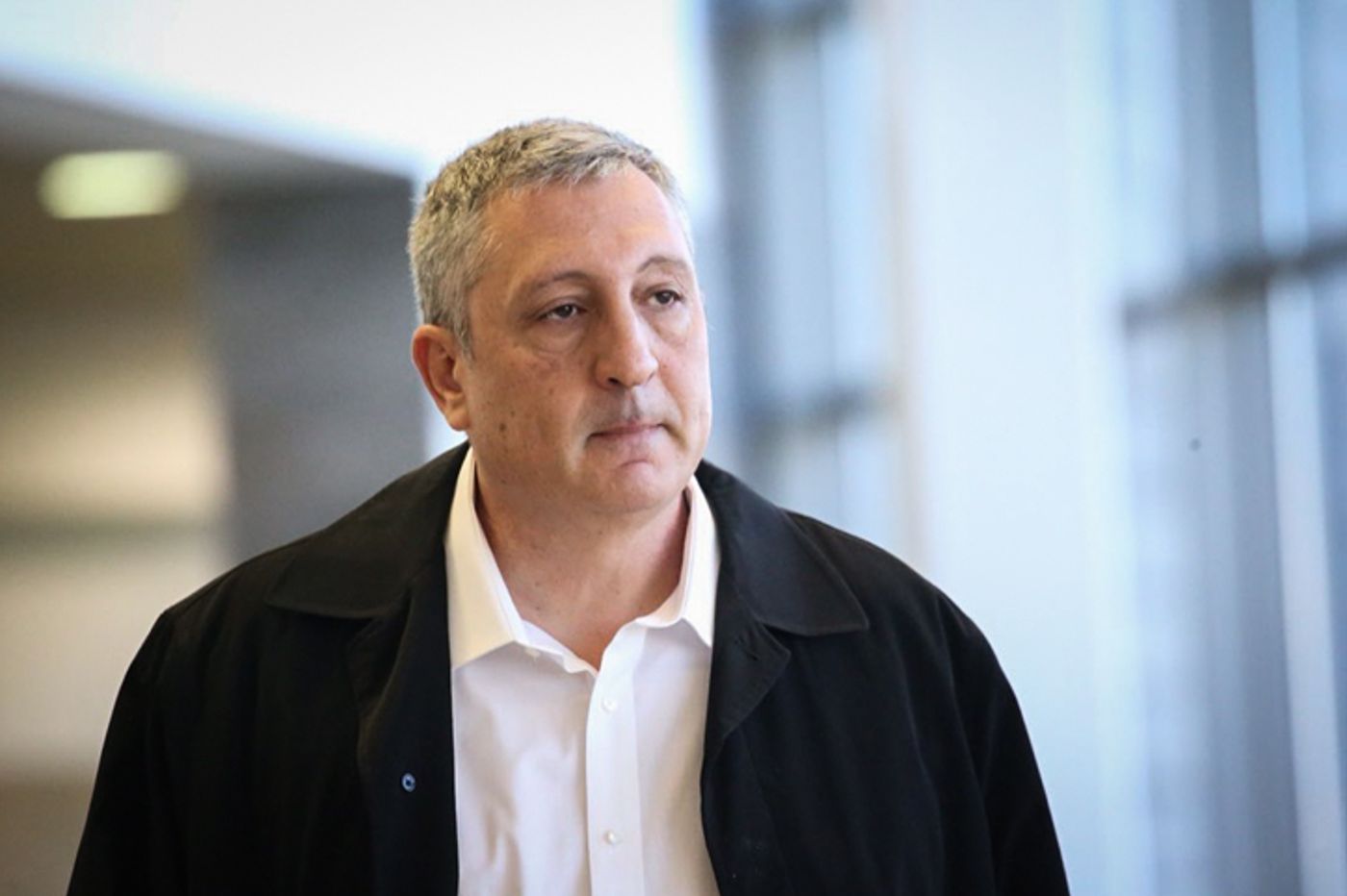 האיש הקרוב ביותר, ניר חפץ חתם על הסכם עד מדינה