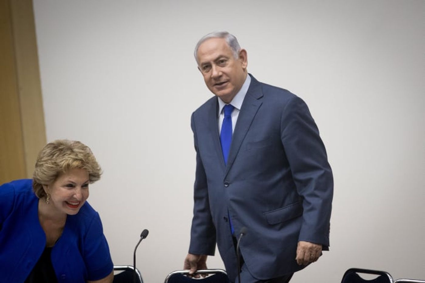 מבוכה לנתניהו: לא יכול לפטר את השרה לנדבר