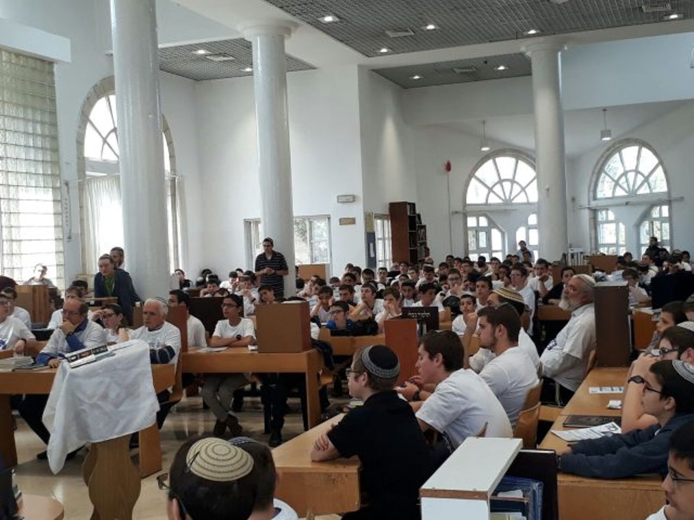 צפו: תפילה המונית לכבוד 70 שנה למדינה